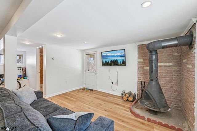 29 Roosevelt Trl, Hopatcong Boro, NJ 07843