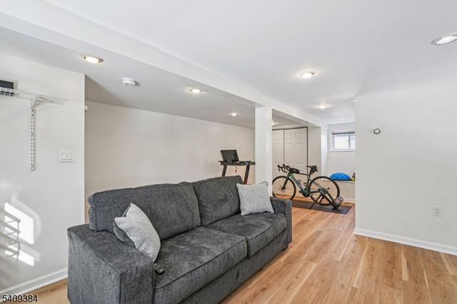 29 Roosevelt Trl, Hopatcong Boro, NJ 07843