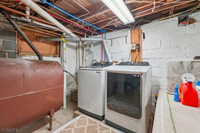 29 Roosevelt Trl, Hopatcong Boro, NJ 07843