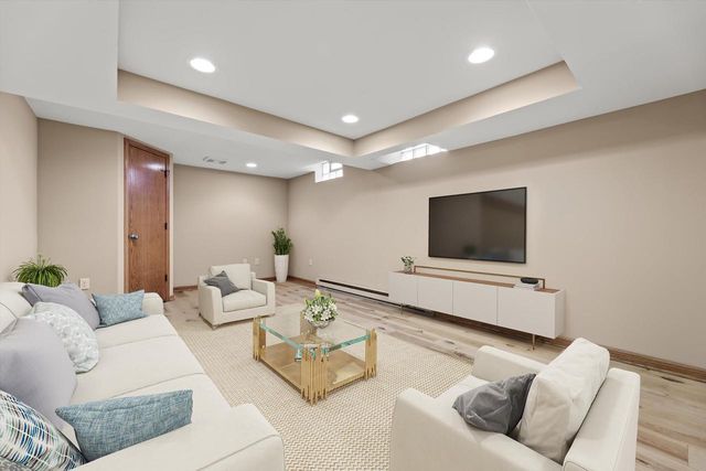 5934 N Kent AVENUE, Whitefish Bay, WI 53217