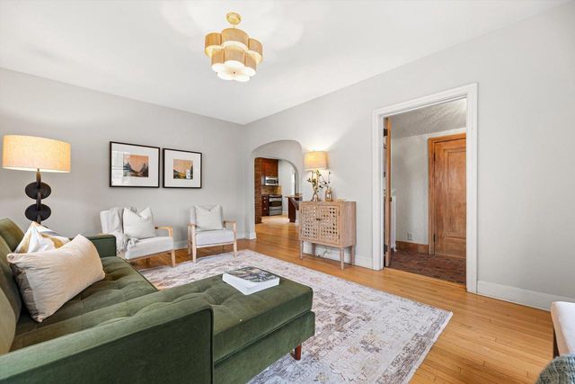 5934 N Kent AVENUE, Whitefish Bay, WI 53217