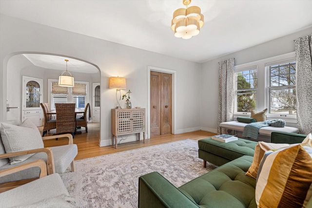 5934 N Kent AVENUE, Whitefish Bay, WI 53217