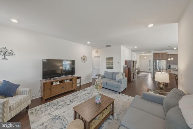 40 BOARDWALK DR, Eastampton, NJ 08060
