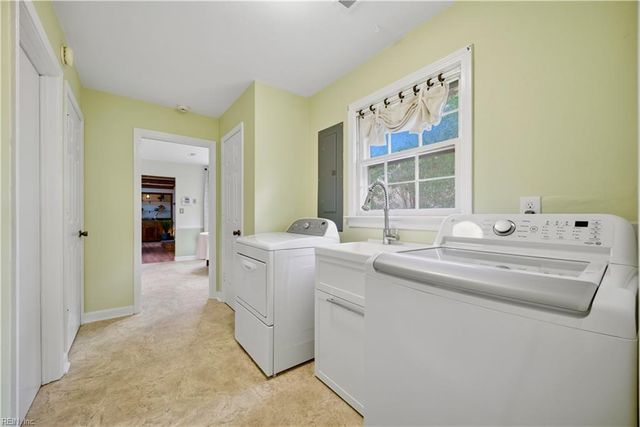 5324 Crossfield RD, Virginia Beach, VA 23464