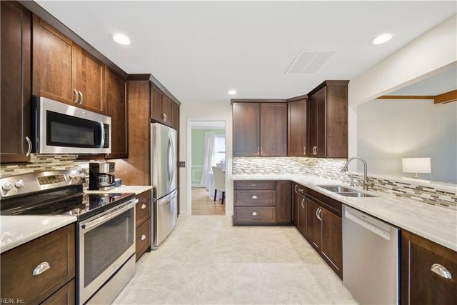 5324 Crossfield RD, Virginia Beach, VA 23464