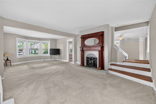 7 Allard Street, Warwick, RI 02889