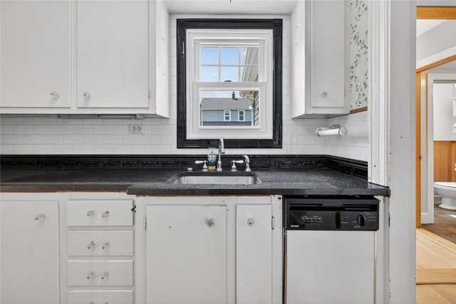 7 Allard Street, Warwick, RI 02889