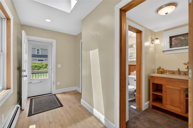 7 Allard Street, Warwick, RI 02889