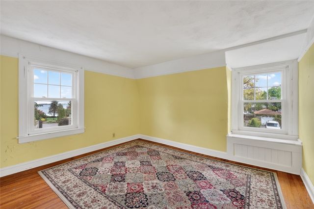 7 Allard Street, Warwick, RI 02889