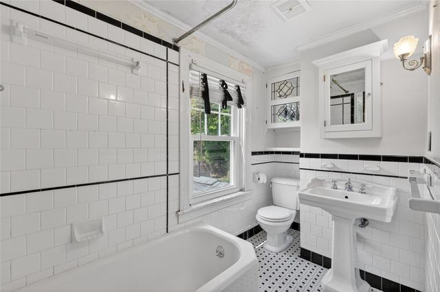 7 Allard Street, Warwick, RI 02889