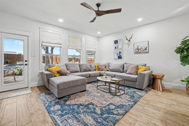 514 Westbury LN, Georgetown, TX 78633