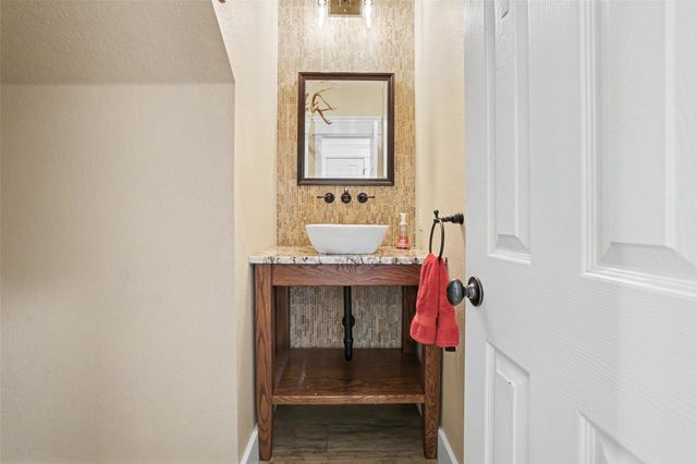514 Westbury LN, Georgetown, TX 78633