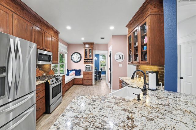 514 Westbury LN, Georgetown, TX 78633