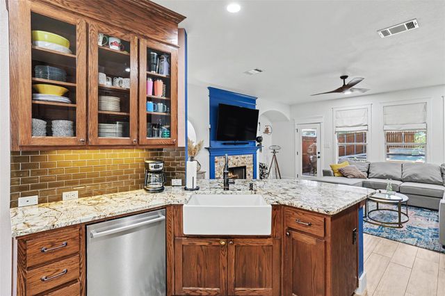 514 Westbury LN, Georgetown, TX 78633