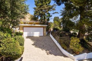 10527 Colebrook Street, Shadow Hills, CA 91040