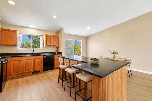 7365 Maplelawn Drive, Ypsilanti, MI 48197