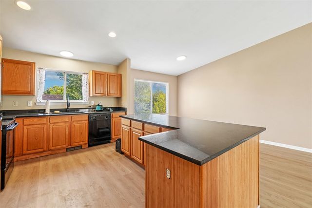 7365 Maplelawn Drive, Ypsilanti, MI 48197