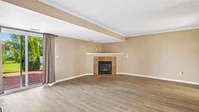 7365 Maplelawn Drive, Ypsilanti, MI 48197
