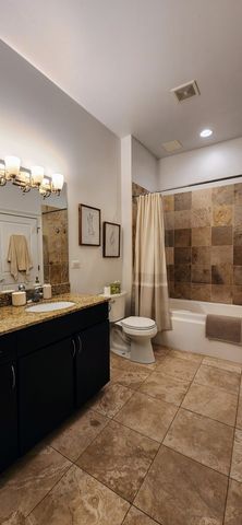 918 W Belmont Avenue 302, Chicago, IL 60657