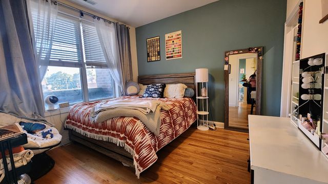 918 W Belmont Avenue 302, Chicago, IL 60657