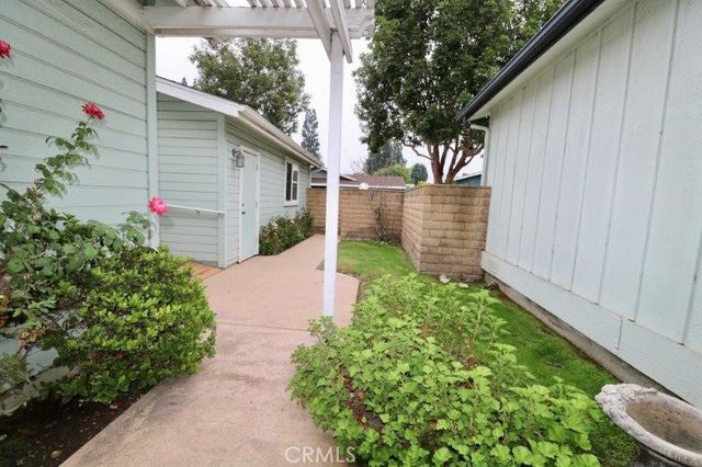 2544 Forrest Lake 20, Santa Ana, CA 92705