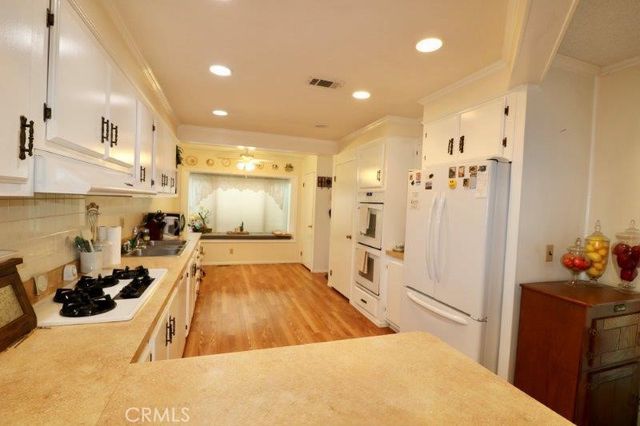 2544 Forrest Lake 20, Santa Ana, CA 92705