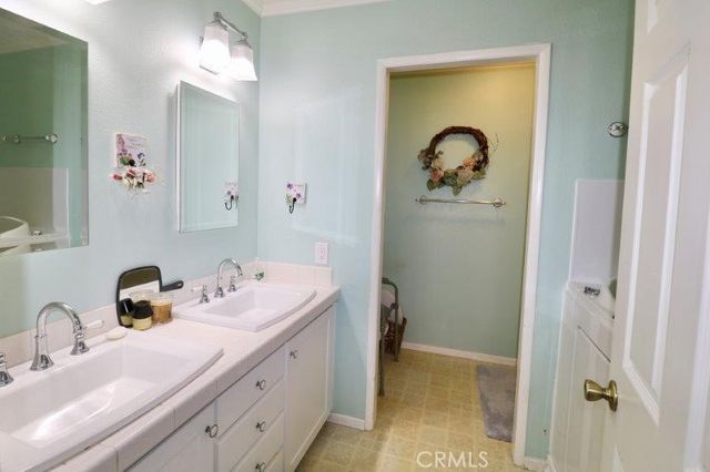 2544 Forrest Lake 20, Santa Ana, CA 92705