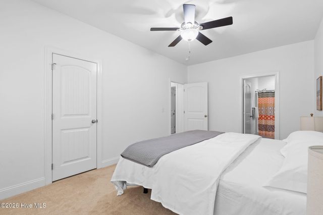 129 NE 8th Street, Oak Island, NC 28465