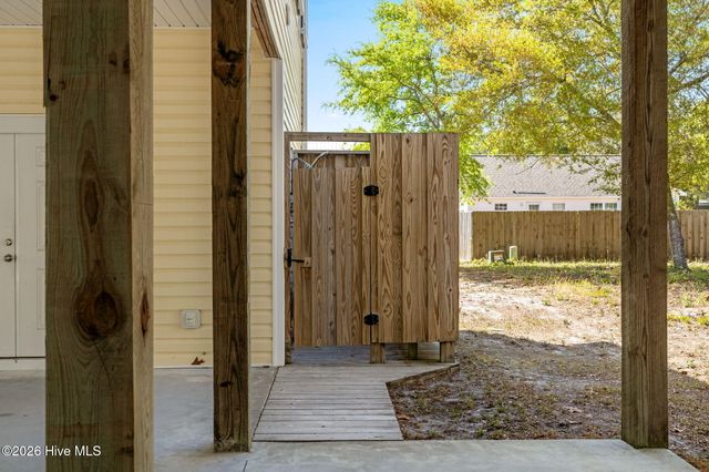 129 NE 8th Street, Oak Island, NC 28465