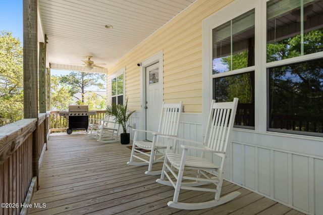 129 NE 8th Street, Oak Island, NC 28465