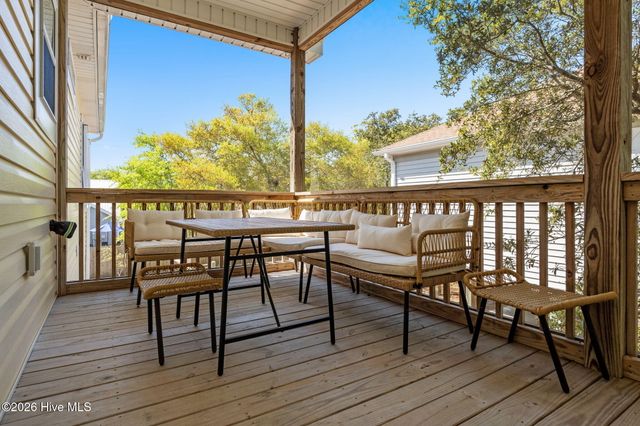 129 NE 8th Street, Oak Island, NC 28465