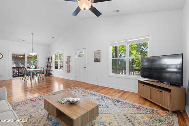 129 NE 8th Street, Oak Island, NC 28465