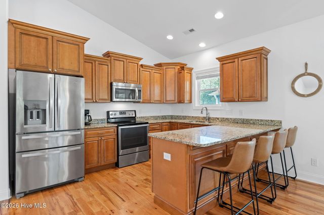 129 NE 8th Street, Oak Island, NC 28465