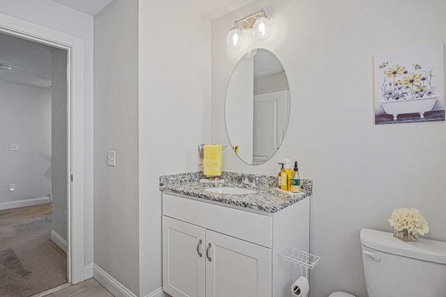 831 Ledgewood Way 831, Clinton, MA 01510