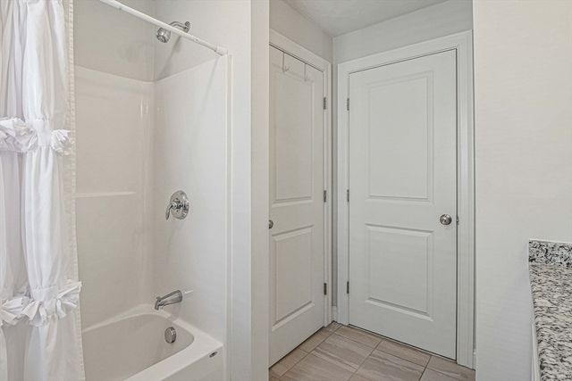 831 Ledgewood Way 831, Clinton, MA 01510