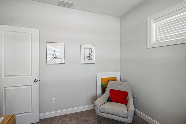 831 Ledgewood Way 831, Clinton, MA 01510