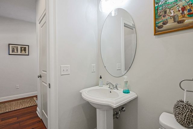 831 Ledgewood Way 831, Clinton, MA 01510