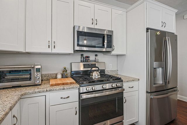 831 Ledgewood Way 831, Clinton, MA 01510