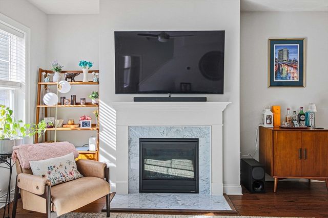 831 Ledgewood Way 831, Clinton, MA 01510