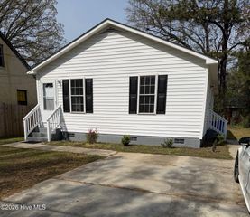 1319 Carolina Street E, Wilson, NC 27893