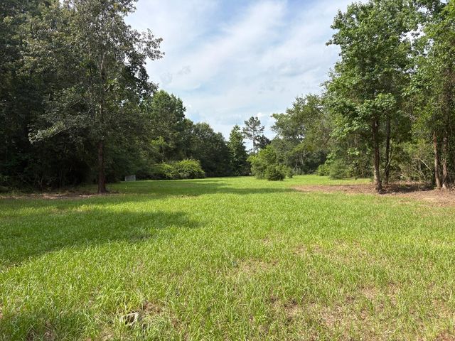 351 Martin Creek Drive, Cleveland, TX 77328