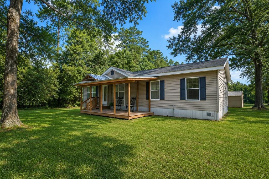 351 Martin Creek Drive, Cleveland, TX 77328