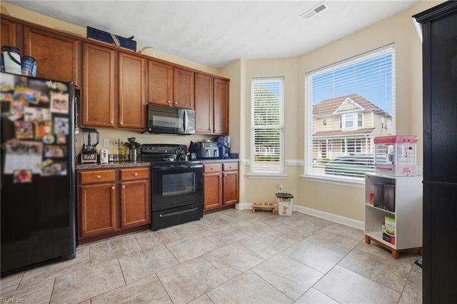 49 Rockingham DR, Hampton, VA 23669