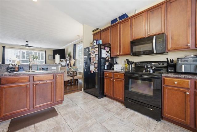 49 Rockingham DR, Hampton, VA 23669