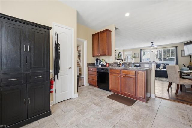 49 Rockingham DR, Hampton, VA 23669