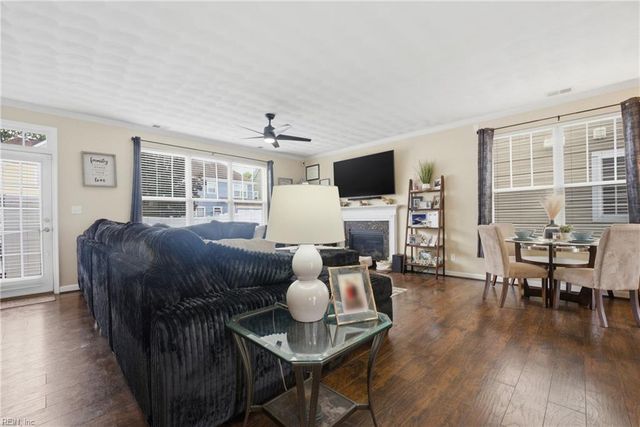 49 Rockingham DR, Hampton, VA 23669