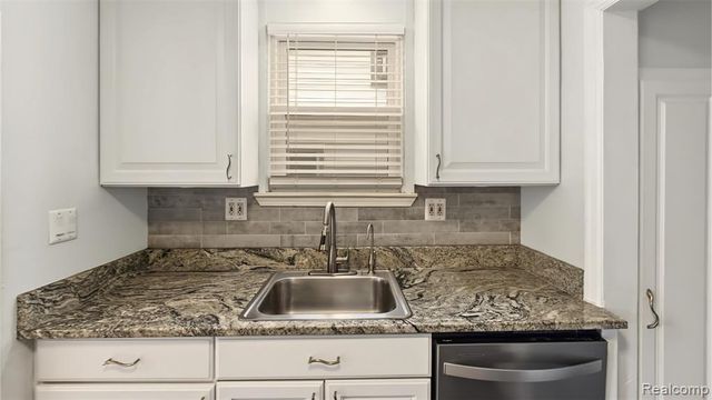 425 N Minerva Avenue, Royal Oak, MI 48067