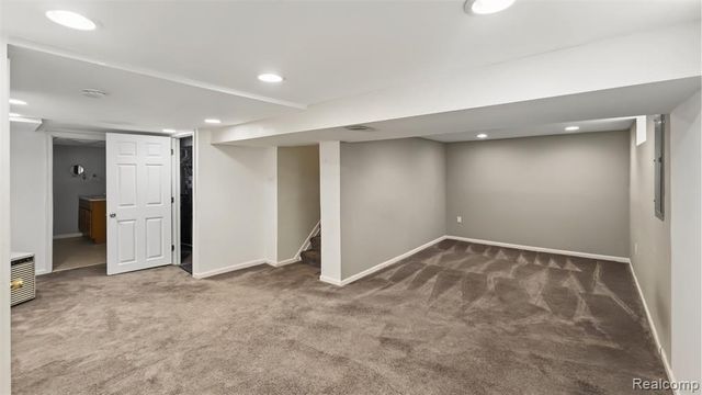 425 N Minerva Avenue, Royal Oak, MI 48067