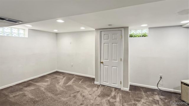 425 N Minerva Avenue, Royal Oak, MI 48067