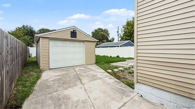425 N Minerva Avenue, Royal Oak, MI 48067